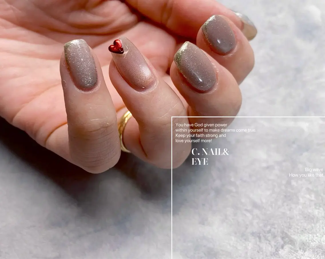 ネイル フラッシュネイル 氷ネイル・うるうるネイル キラキラネイル 韓国ネイル マグネットネイル C.Nail &Eyeのネイルデザイン