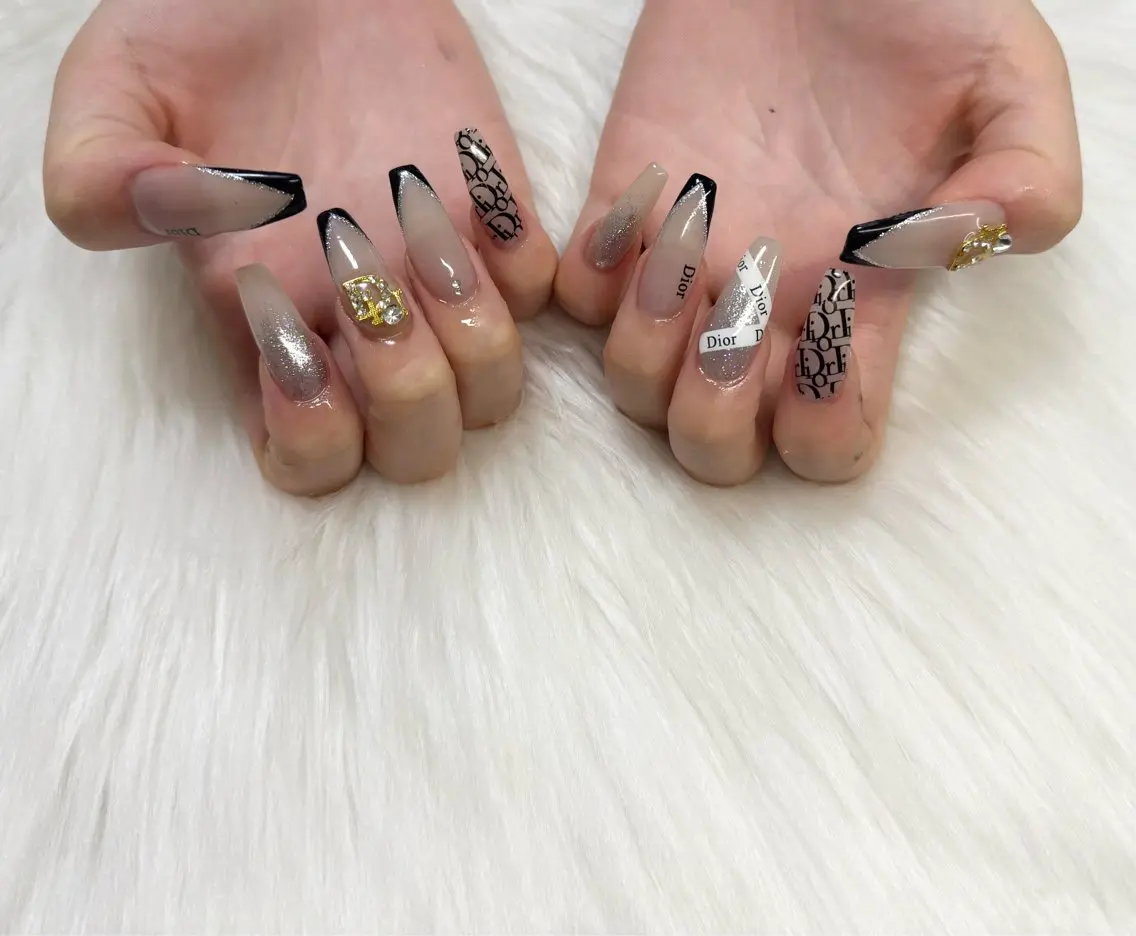 ネイル nailsalon R.のネイルデザイン