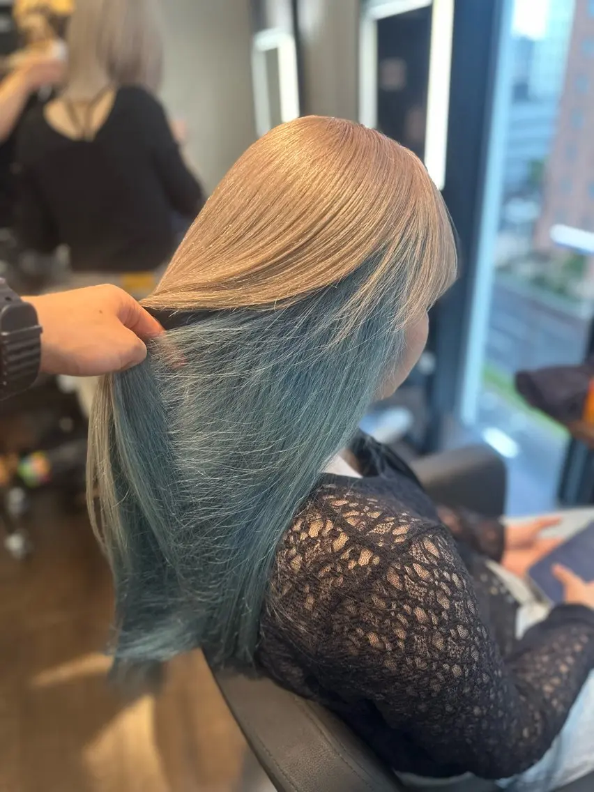 ロング カラー ヘアアレンジ ブロンド デザインカラー ヘアカラー ヘッドスパ 🫧ハイトーン🫧 ベージュ🫧徹哉のヘアスタイル