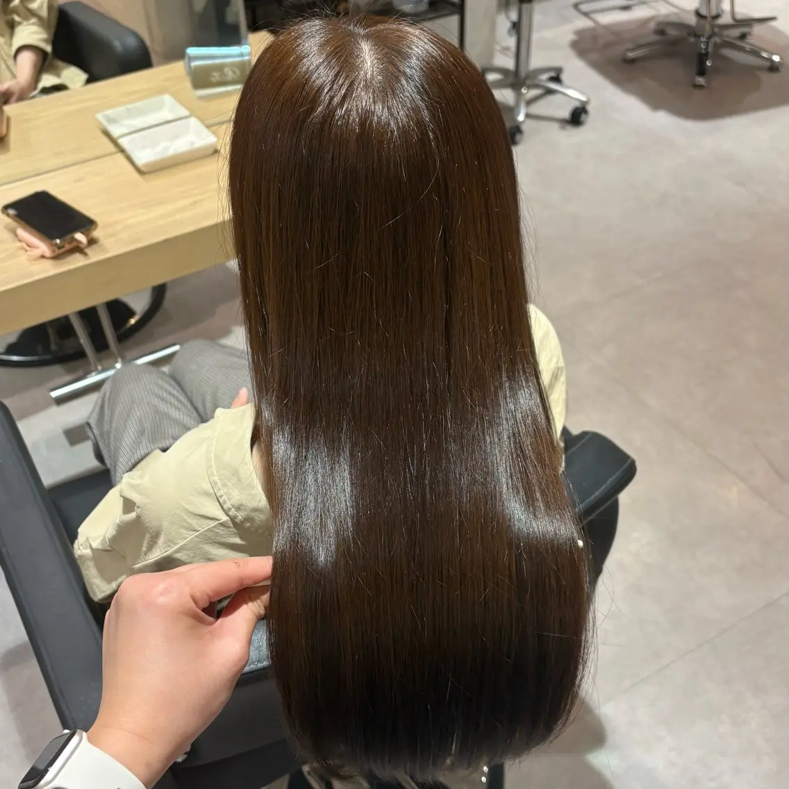 ロング カラー 加藤 麻夢のヘアスタイル