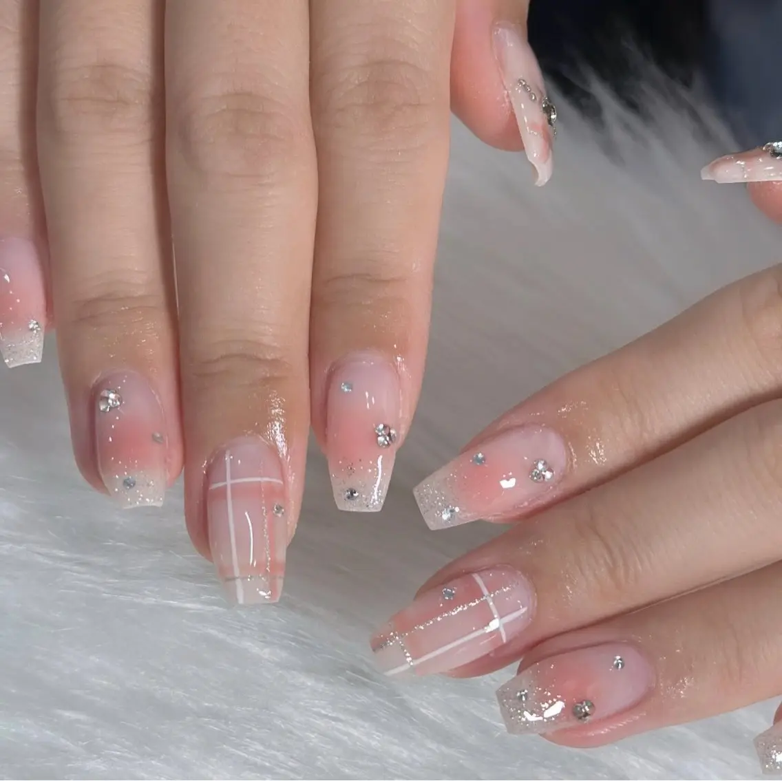 ネイル ハンドネイル フットネイル LAVISH nanamiのネイルデザイン