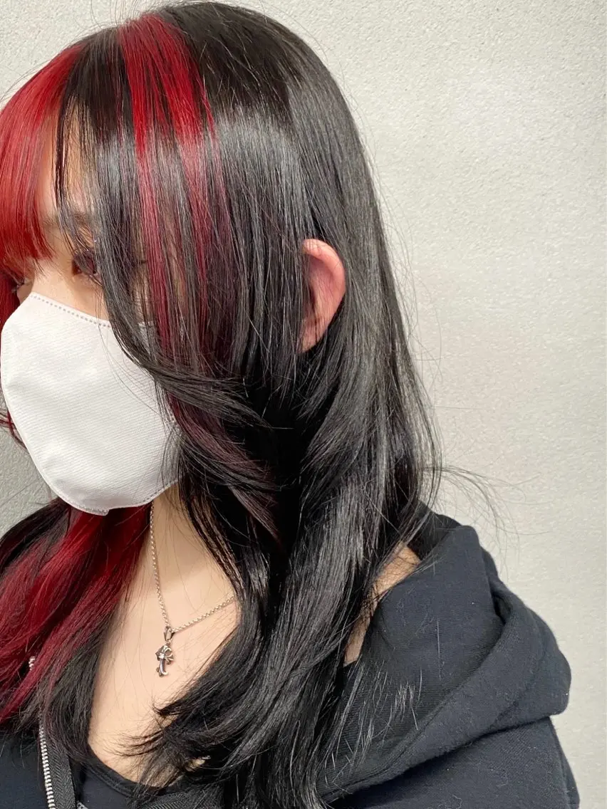 セミロング カラー ブリーチ デザインカラー イヤリングカラー ハイライトカラー インナーカラー カット ヘアカラー トリートメント 柏 デザインカラー/ レイヤー🐣シオリのヘアスタイル