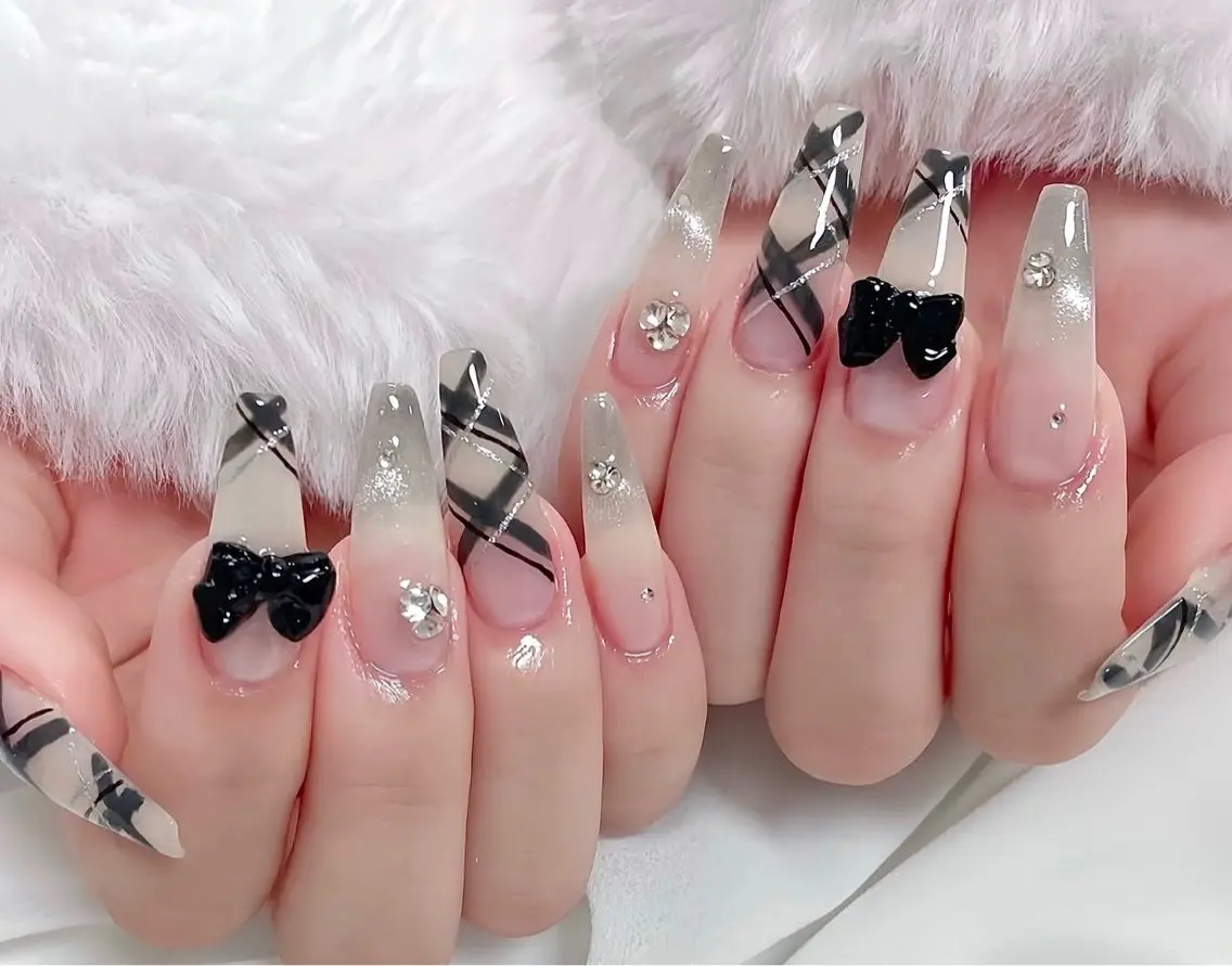 ネイル アートネイル フットネイル ジェルネイル ニュアンスネイル パラジェル ハンドネイル 🎀🎀YooLi Nail Salonのネイルデザイン