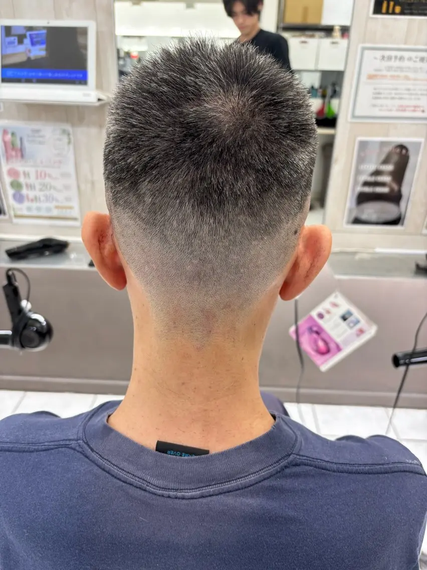 ショート メンズ ナチュラルカラー🌟 メンズカット保坂太一のヘアスタイル