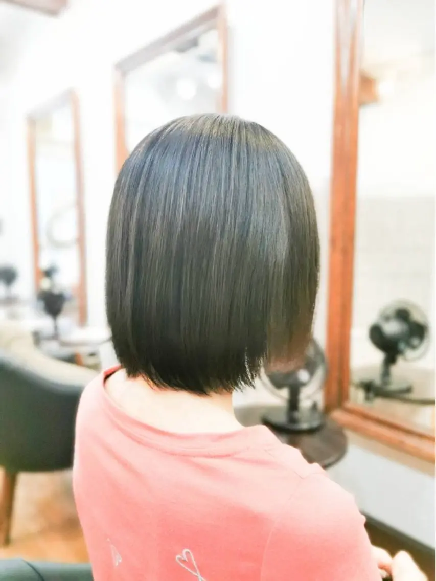 ミディアム 上間 洋子のヘアスタイル