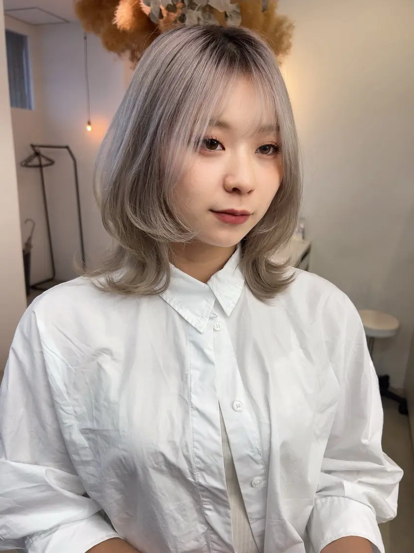 ミディアム ミディアムレイヤー レイヤーカット カット vince. moekoのヘアスタイル