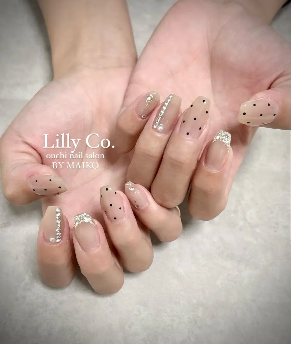 ネイル ドット ハンドネイル ハンドケア Lilly Co.のネイルデザイン