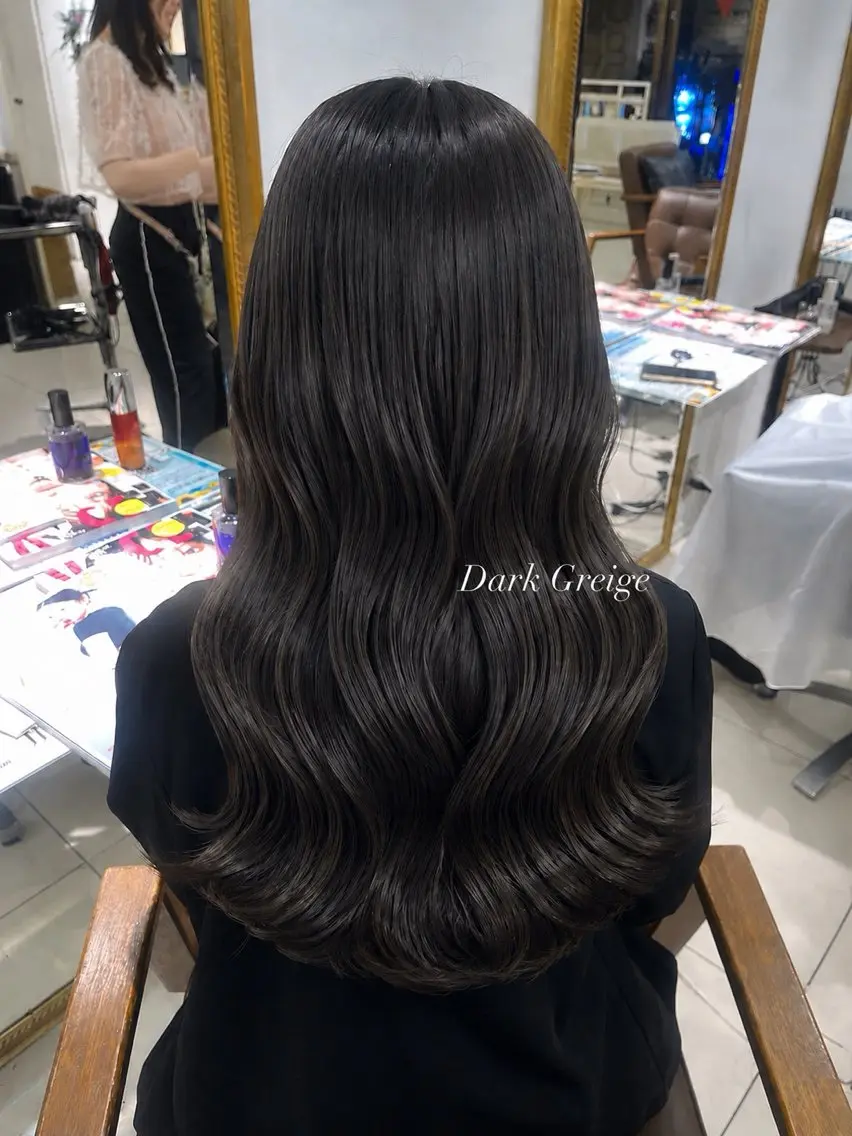 ロング ヘアカラー 柔らかグレージュ🤍 髪質改善Hanakaのヘアスタイル