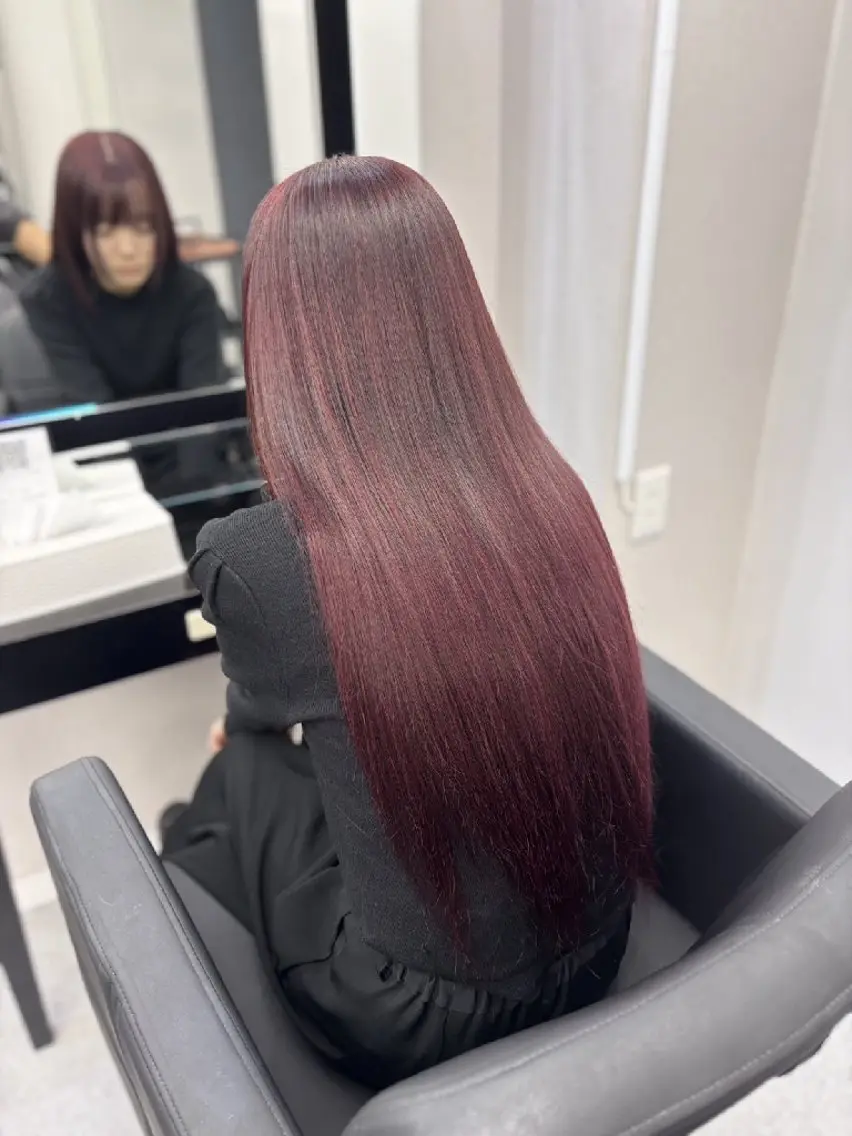 カラー ロング シールエクステ ブリーチ ダブルカラー ハイトーンカラー エクステ カット エクステ ベルグロー アルファのヘアスタイル