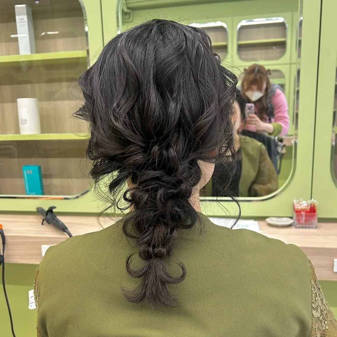 ミディアム ヘアアレンジ くびれヘア 顔周りカット 髪質改善 韓国風ヘア レイヤーカット ヘアセット ブリーチなしベージュ /ヘアセット/ミユのヘアスタイル