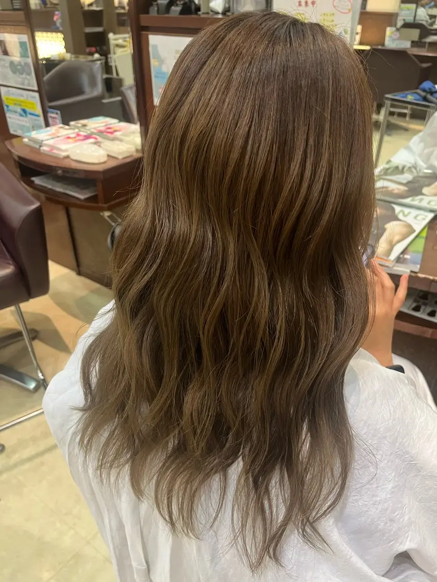 ロング BENI鈎取 kanakoのヘアスタイル