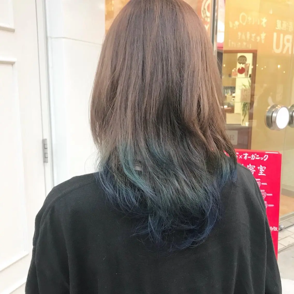 ミディアム カラー ブルーカラー Blanco Color&Careのヘアスタイル