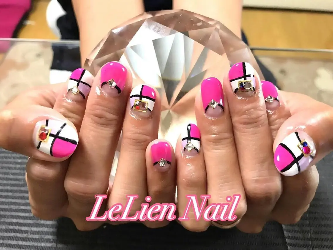 ネイル フレンチネイル 逆フレンチ モチの良さ◉ フィルインネイル♡のネイルデザイン
