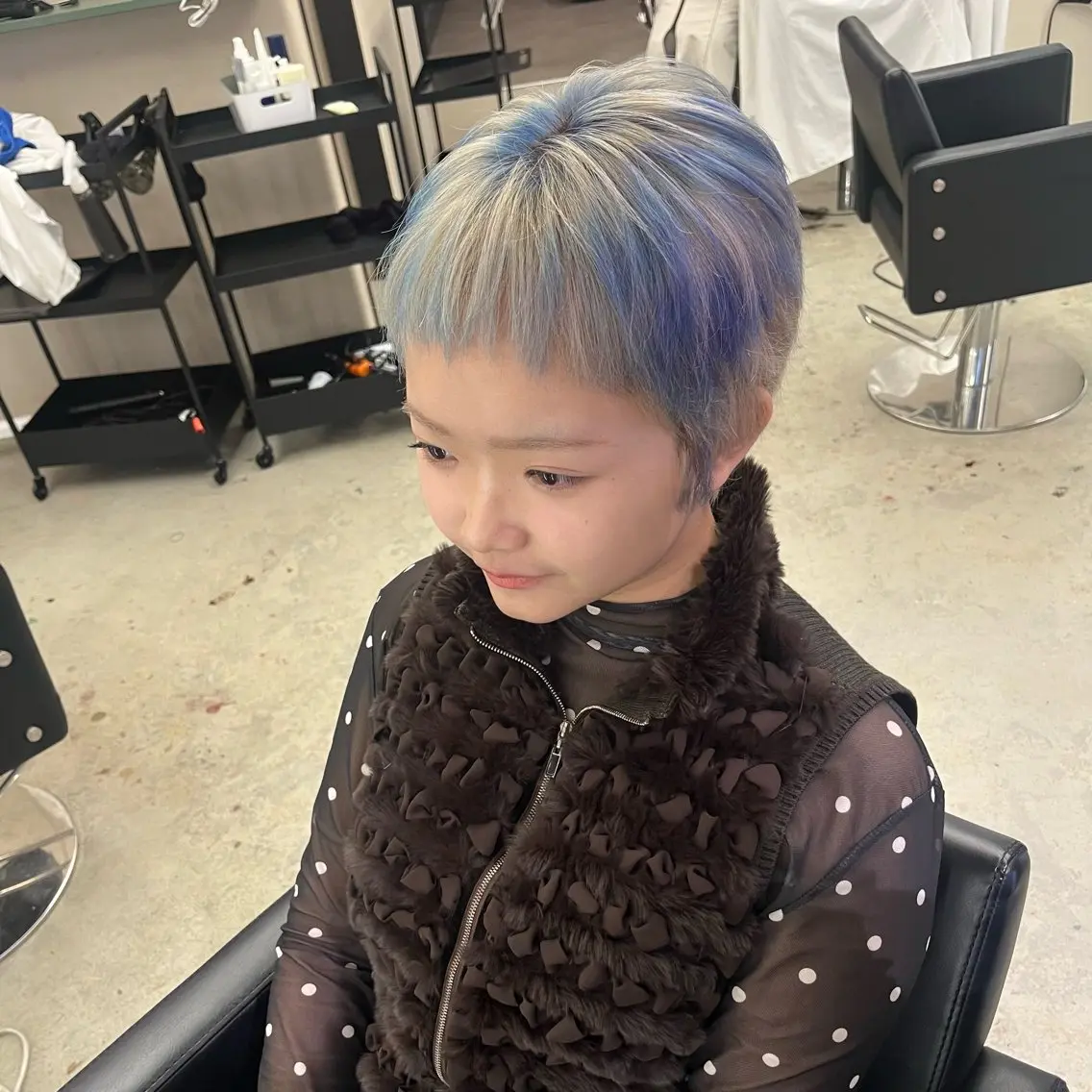 ショート カラー デザインカラー 武井 夏美のヘアスタイル