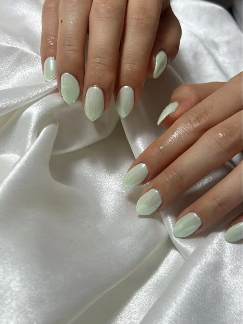 ネイル オーロラネイル フットネイル フレンチネイル ジェルネイル グリーン ハンドネイル mogunail &blowのネイルデザイン