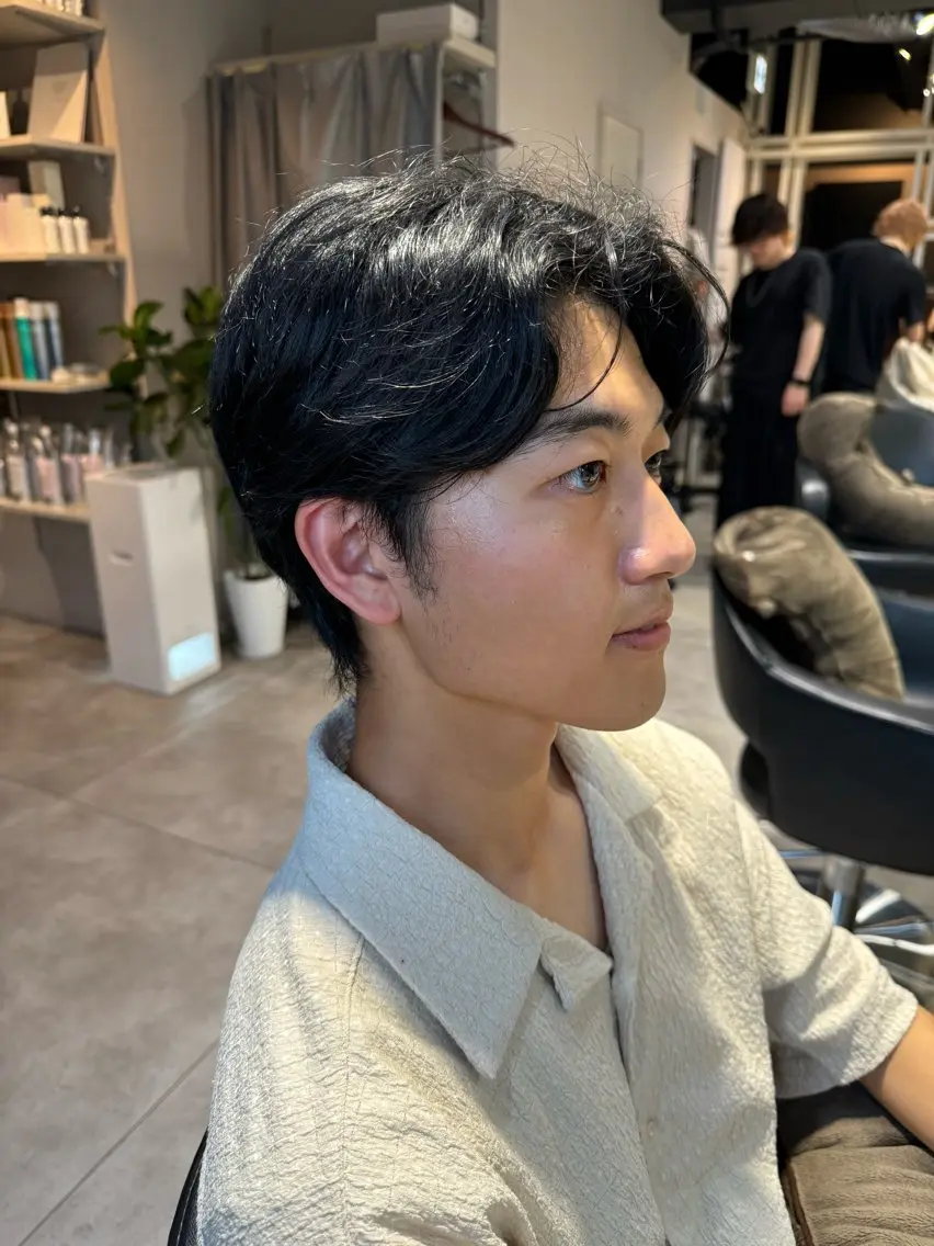 ミディアム パーマ メンズ ミディアムパーマ メンズパーマ ニュアンスパーマ カット パーマ トリートメント 似合う髪型が 分からない方へのヘアスタイル
