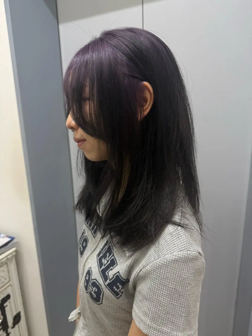 カラー デザインカラー グレージュ ハイトーンカラー 学生 ヘアカラー 杏華レイヤー/ パーマ/ハイトーンのヘアスタイル