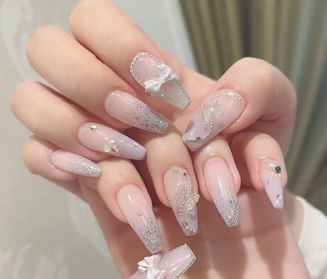 ネイル 長さ出し グラデーション 卒業式 キラキラネイル マグネットネイル Lee Nails チップ長さだし専門店のネイルデザイン