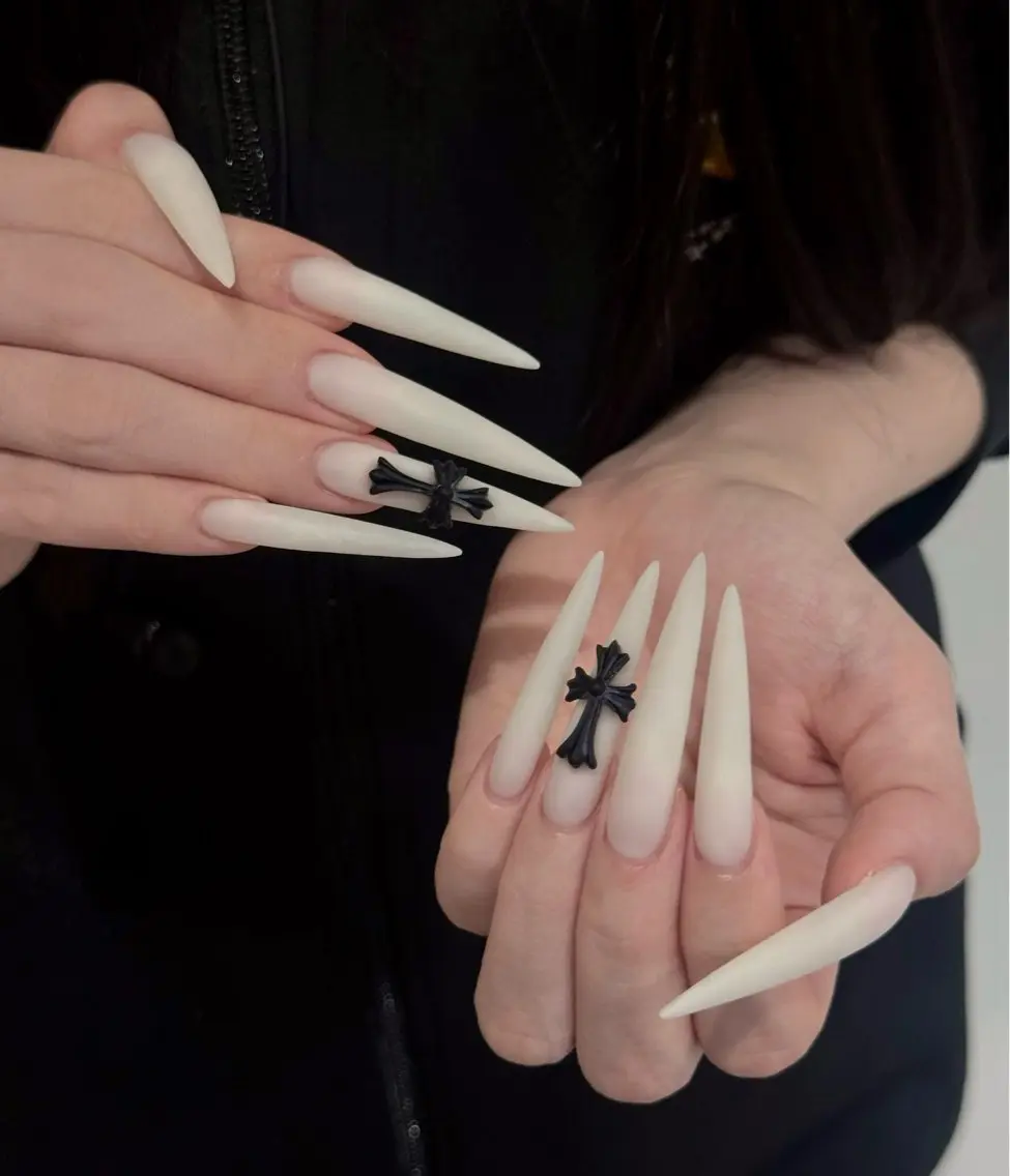 ネイル チークネイル ドット フットネイル フレンチネイル グラデーション ハンドネイル ハンドケア Aria Nail Beautyのネイルデザイン