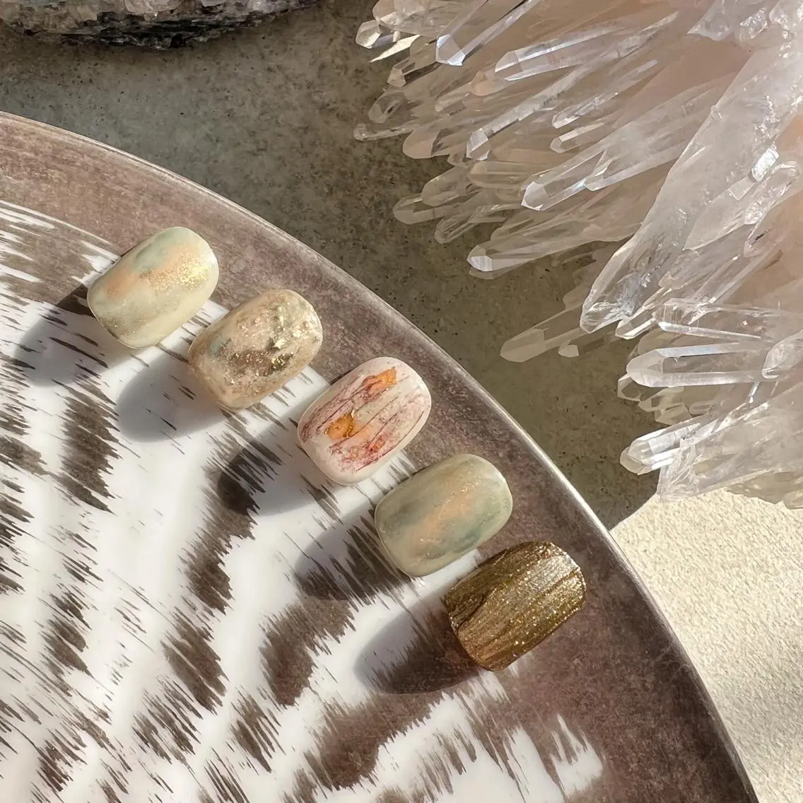 ネイル マグネットネイル ニュアンスネイル ショートネイル gemickle nailのネイルデザイン