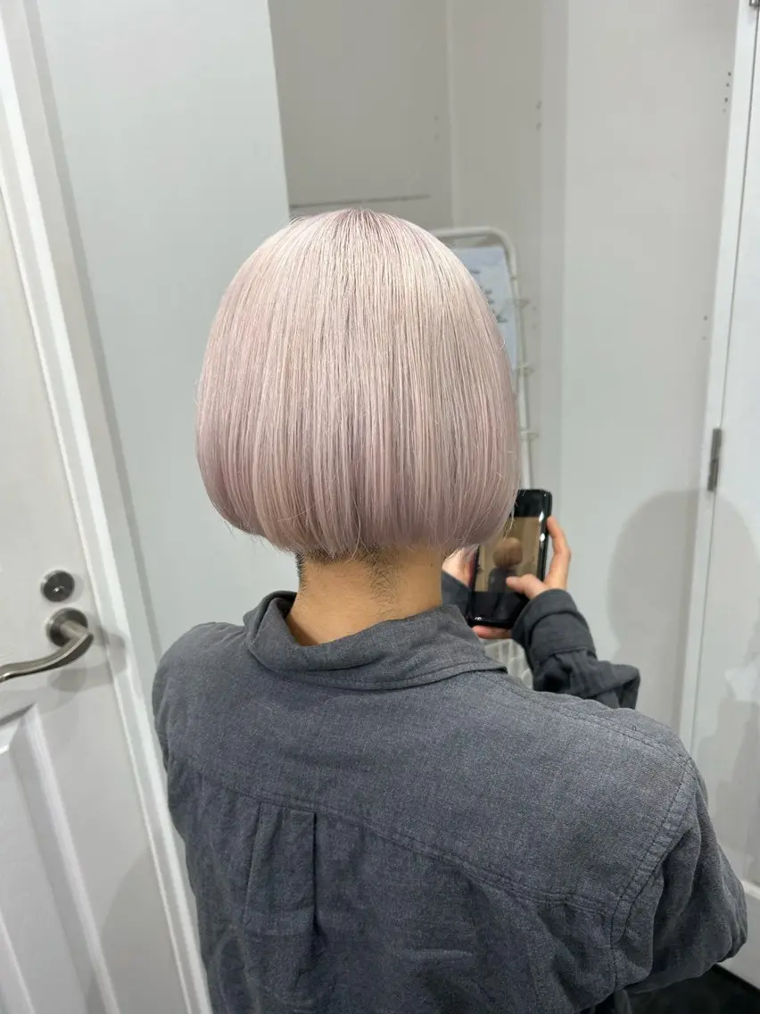 ショート カラー ヘアカラー トリートメント ヘアセット 🥣ミコト/レイヤー 韓国ハイトーン🥣のヘアスタイル