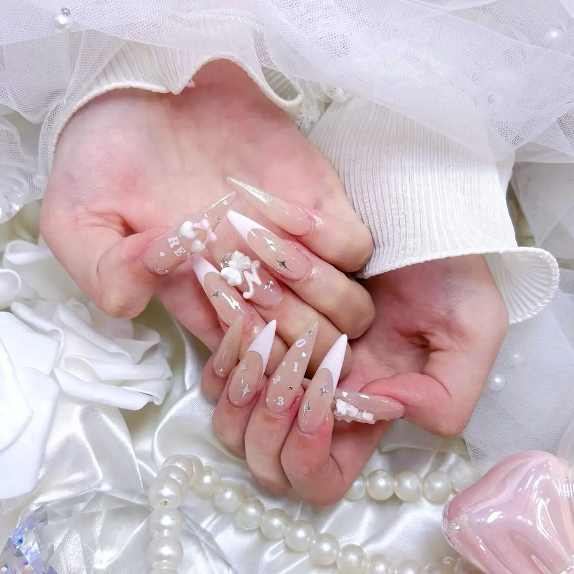 ネイル フットネイル フレンチネイル ジェルネイル 韓国ネイル マグネットネイル ハンドネイル Ribbonnail salonのネイルデザイン