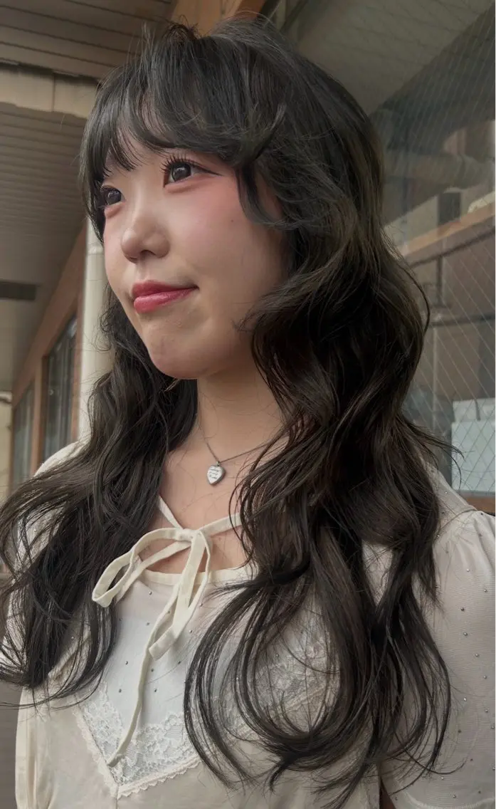 ロング カラー ブリーチ ブリーチなしカラー ヘアカラー トリートメント momona english okのヘアスタイル