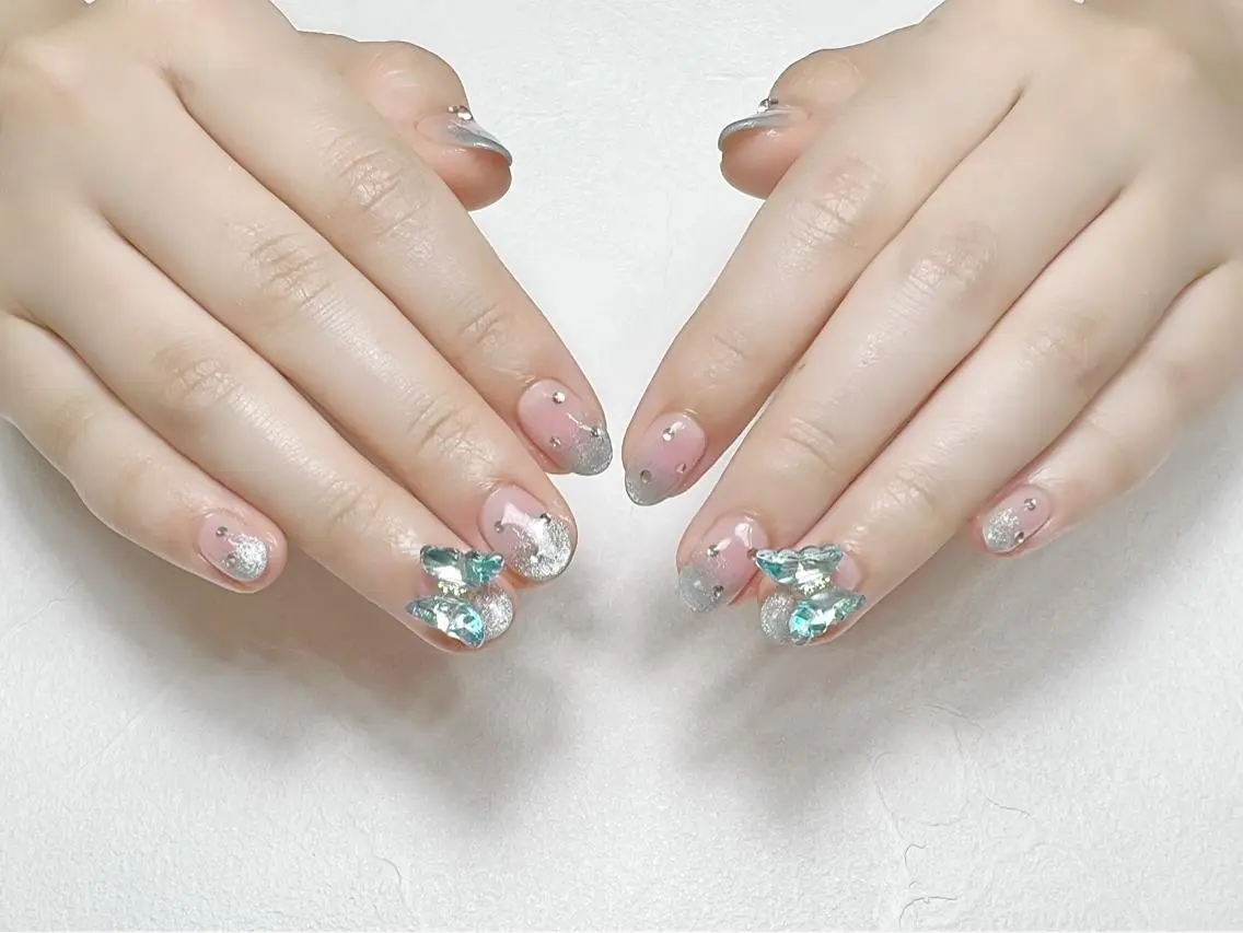ネイル ブルー チークネイル グラデーション マグネットネイル ワンホンネイル rouse nail RISATOのネイルデザイン