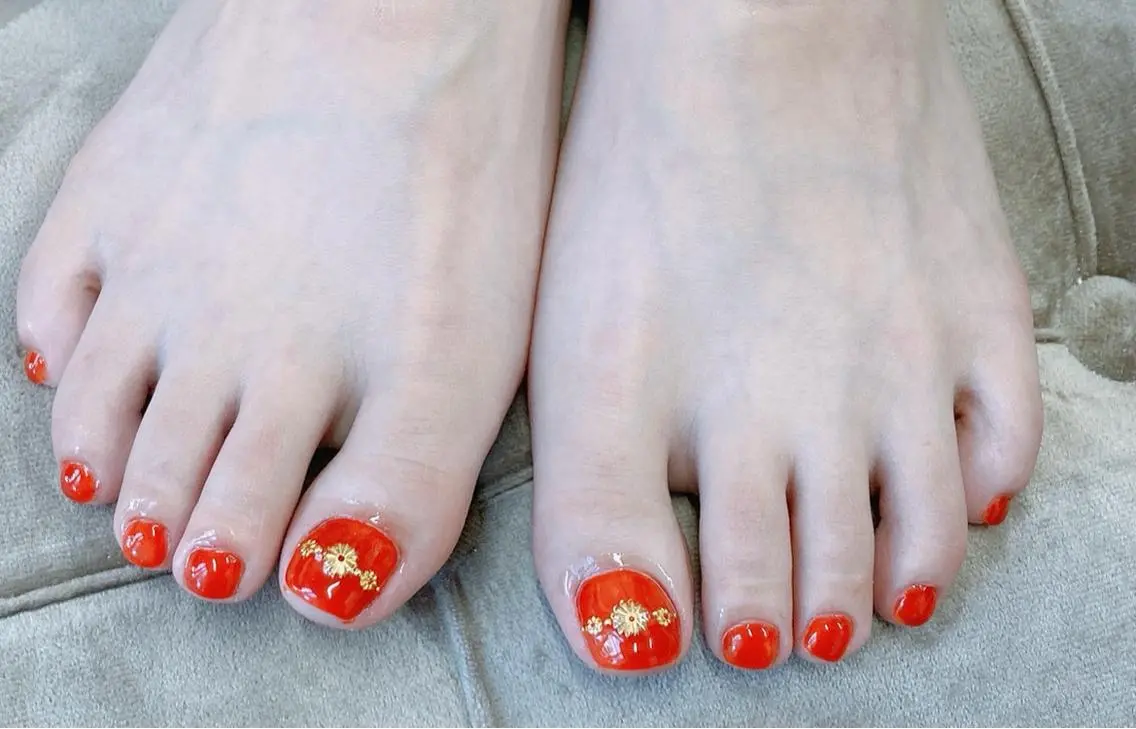 ネイル オレンジ フットネイル HaL NaiLのネイルデザイン
