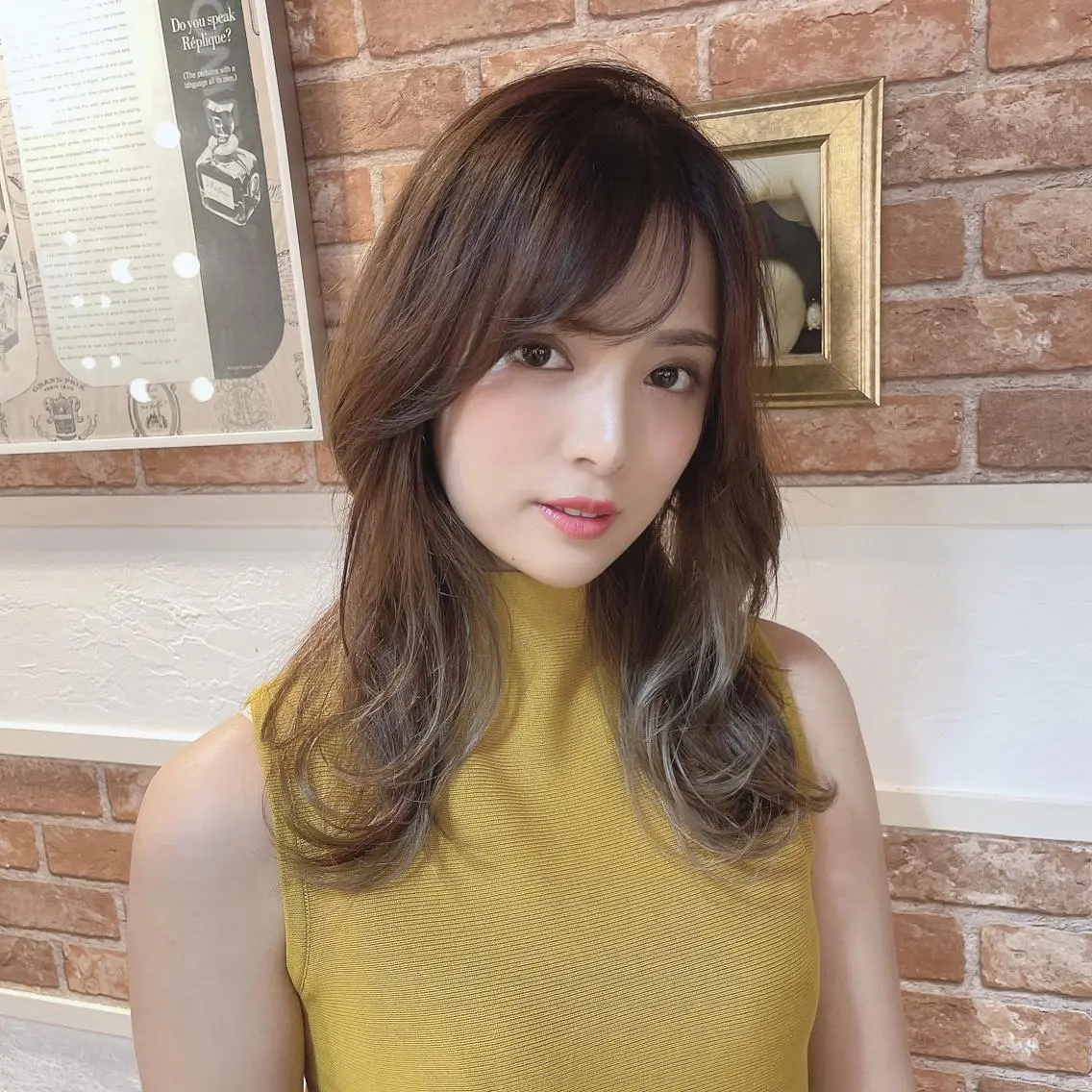 セミロング 韓国風ヘア カット ヘアカラー トリートメント 山本翔一郎 韓国顔周りレイヤーのヘアスタイル