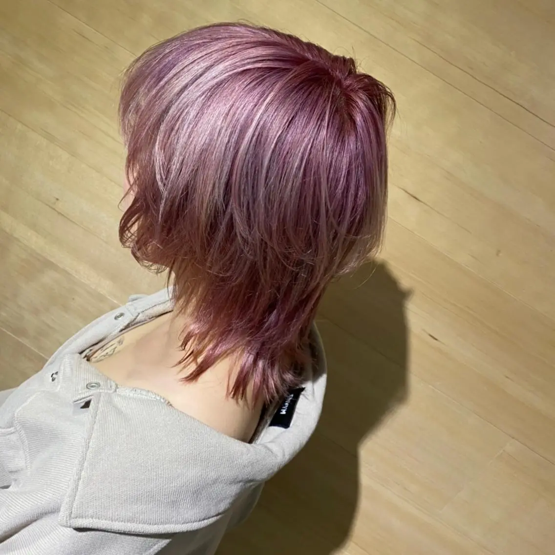 ミディアム カラー 透明感ハイトーン🦄 キラ🌈のヘアスタイル