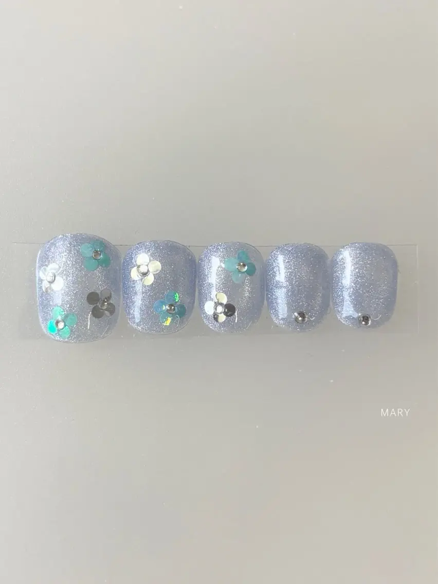 ネイル フラワーネイル フットネイル ホログラムネイル 水色 マグネットネイル フットネイル Mary nail .narumiのネイルデザイン