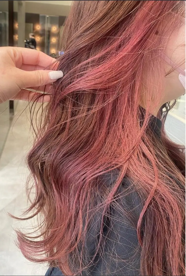 ロング カラー ベージュカラー ピンクカラー ピンクベージュ サキ🤍ハイトーン 🩰くびれ巻きヘアのヘアスタイル