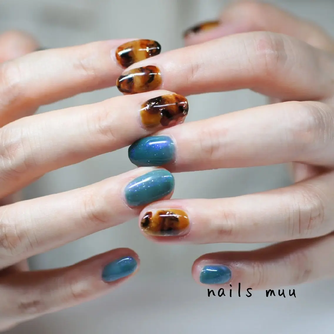 ネイル べっ甲ネイル ブラウン フットネイル おそろいネイル ニュアンスネイル nails muu まゆのネイルデザイン
