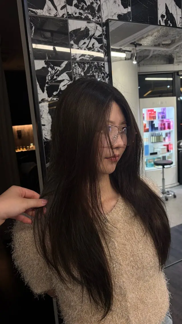 ロング カラー 森下 美穂のヘアスタイル