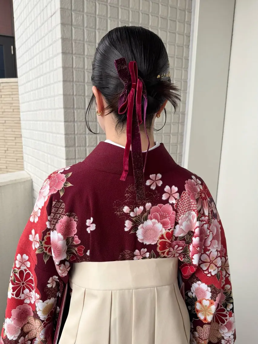 ミディアム ヘアアレンジ 卒業式のヘアスタイル 着付け 縮毛矯正/シール エクステ/艶髪ひふみのヘアスタイル