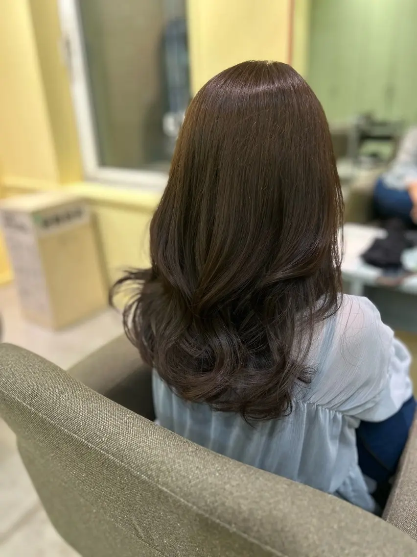 カラー アッシュ アッシュブラウン ブラウンカラー 一條 乃亜のヘアスタイル