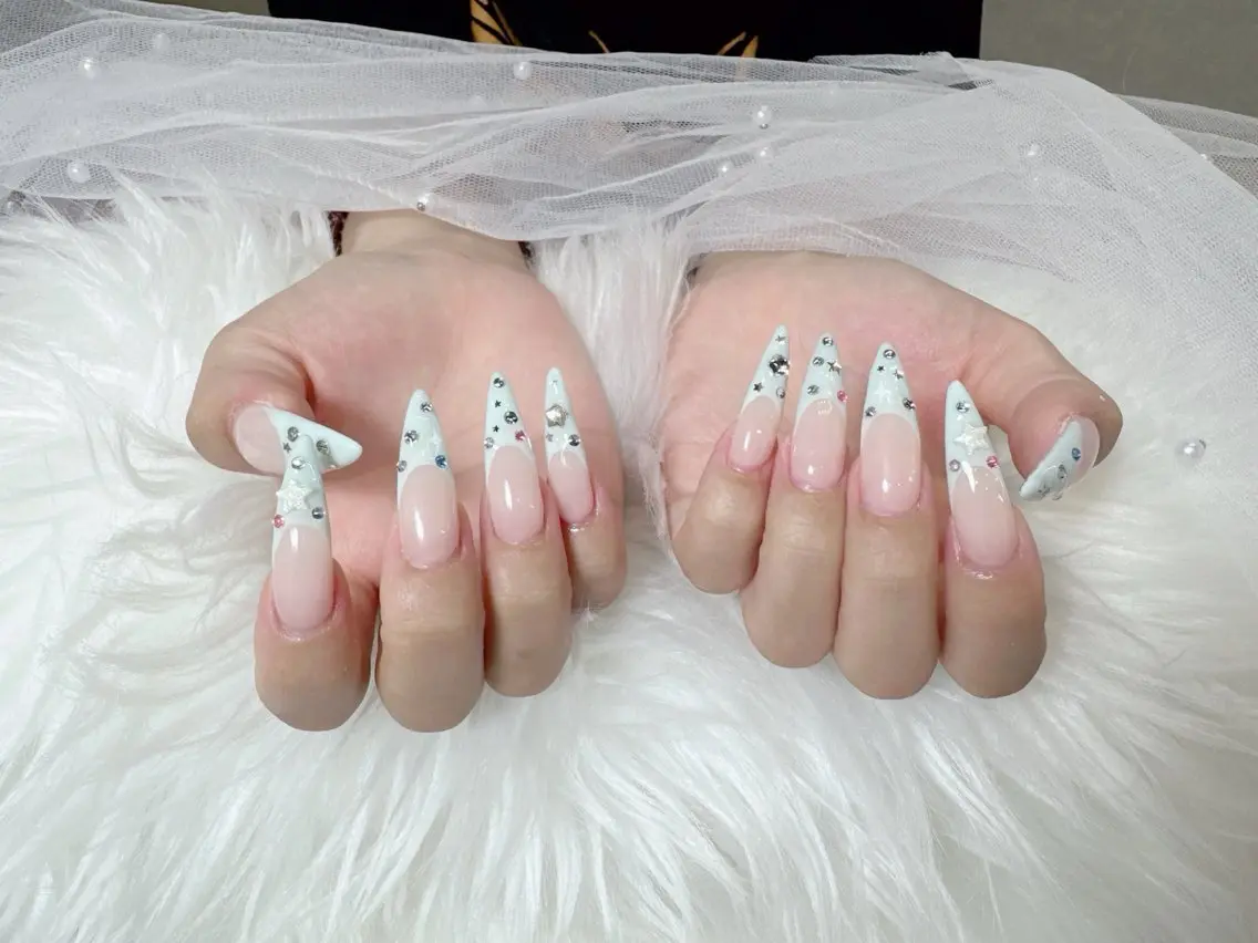 ネイル ブルー フットネイル フレンチネイル 韓国ネイル マグネットネイル ハンドネイル ハンドケア Hara Nail 【持ち込みOK】のネイルデザイン