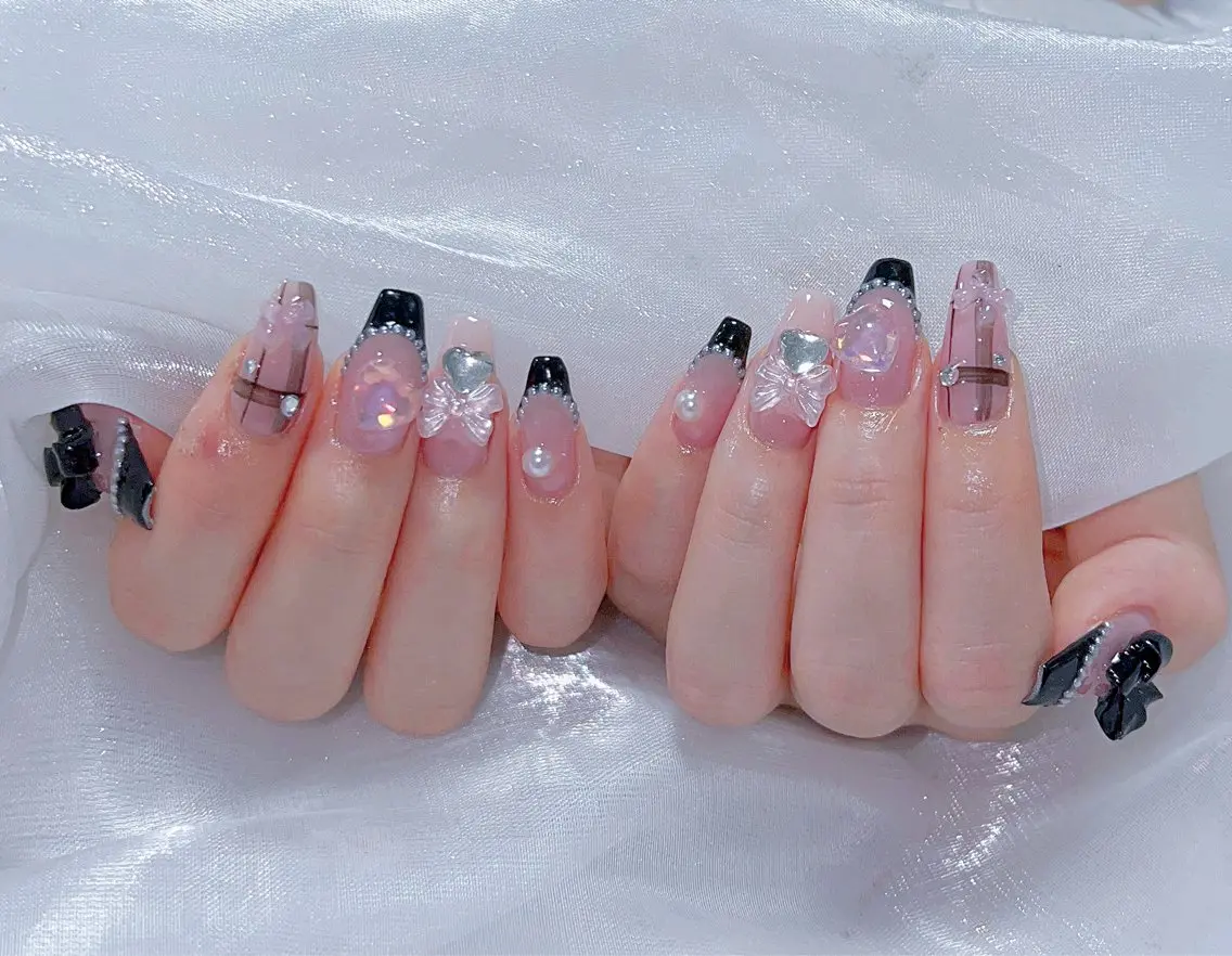 ネイル 成人式 ロングネイル マグネットネイル 大理石ネイル(マーブル) リボン ハンドネイル ZUZU AMEE NAILのネイルデザイン