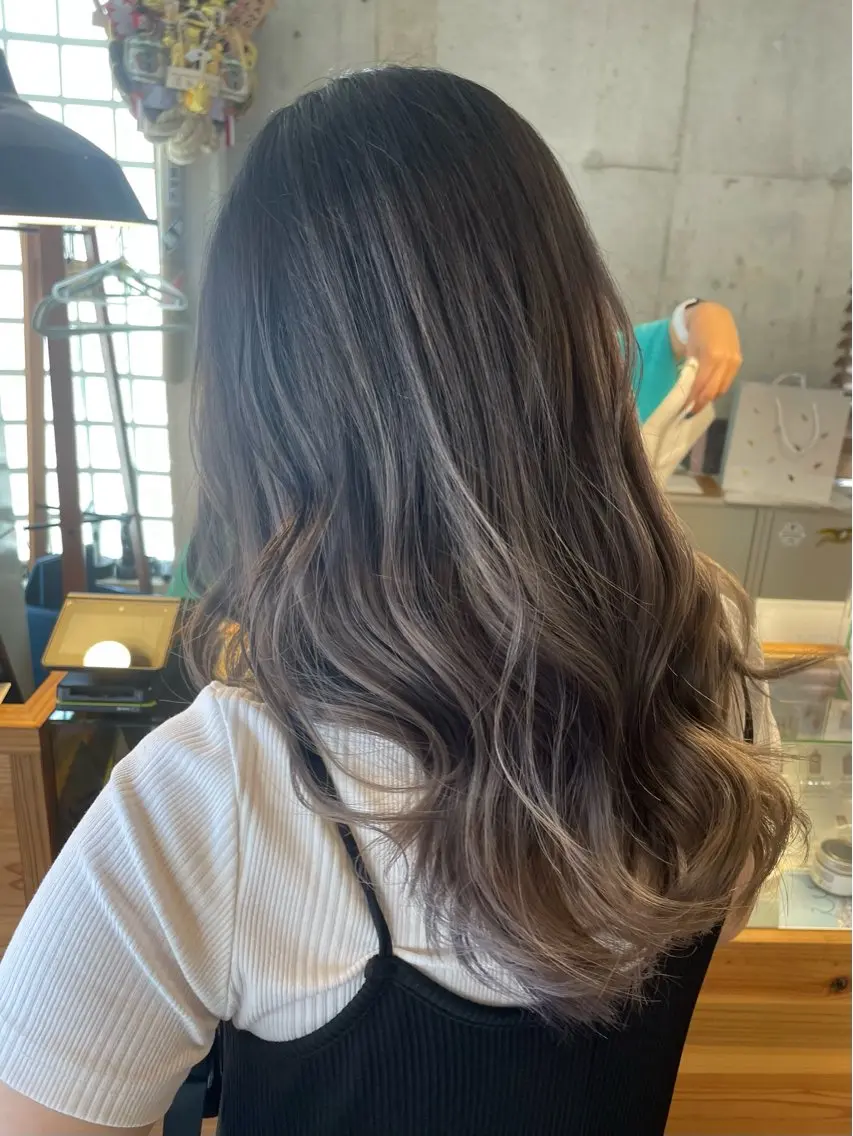 ミディアム カラー ベージュカラー 透明感カラー デザインカラー SAYA ‪🌱‬のヘアスタイル