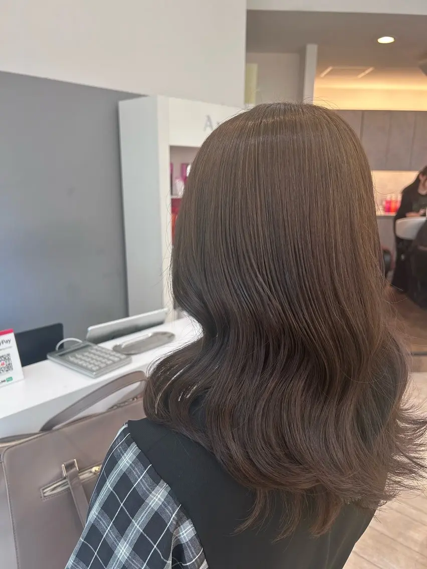 ロング カット ヘアカラー トリートメント 蓮池 愛海のヘアスタイル