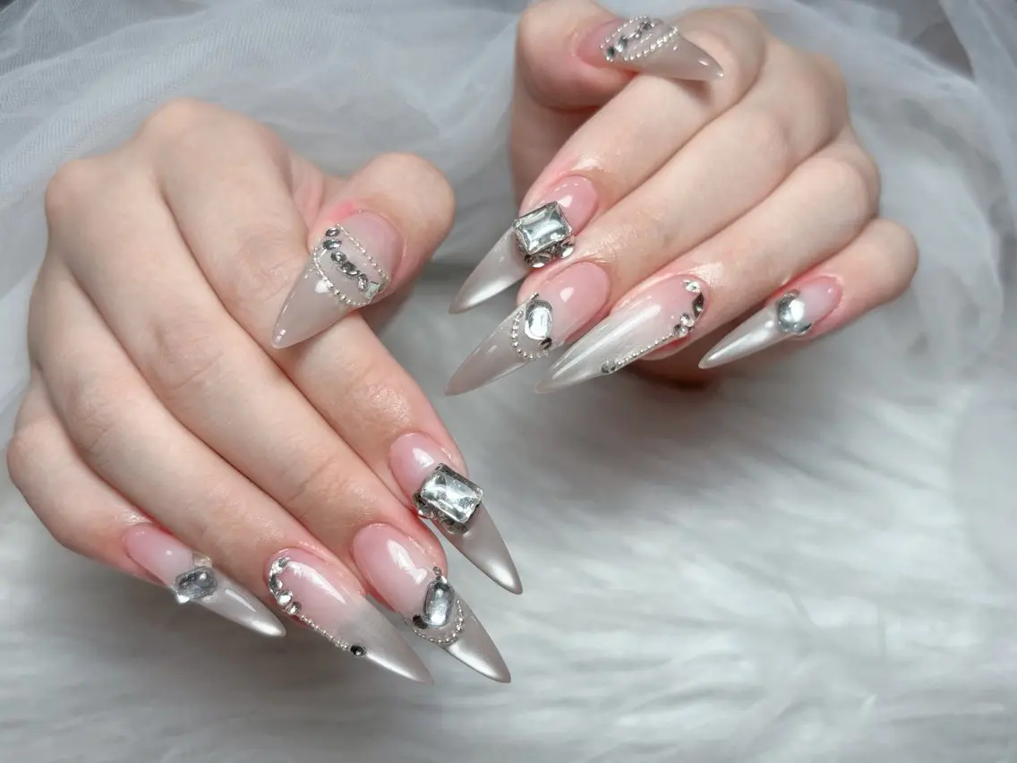 ネイル アートネイル 長さ出し ジェルネイル 韓国ネイル マグネットネイル ハンドネイル Cloudy Chan Nailのネイルデザイン