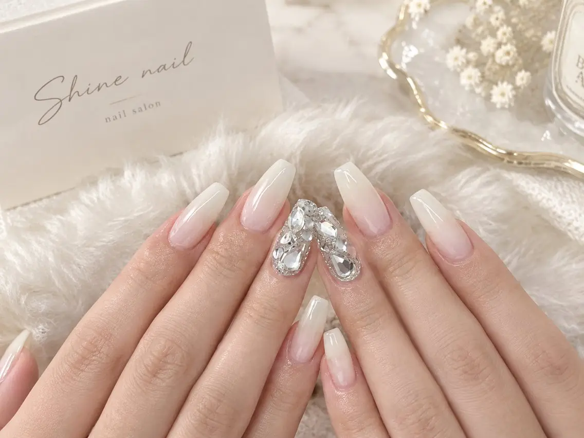ネイル shine 🎀 長さ出し専門のネイルデザイン