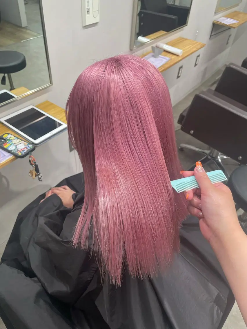 ミディアム カット ヘアカラー トリートメント REINA ISHIDOのヘアスタイル