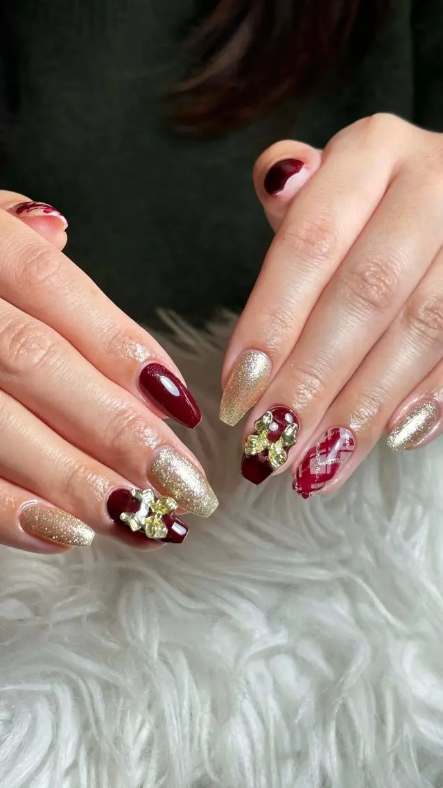 ネイル オーロラネイル ボルドー ブラウン 氷ネイル・うるうるネイル キラキラネイル ハンドネイル Julli NailStudioのネイルデザイン