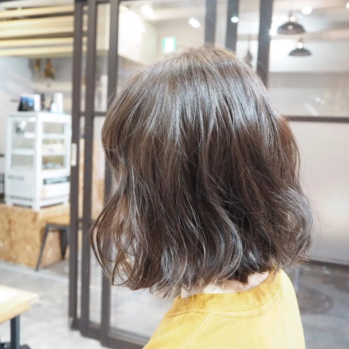 ミディアム アッシュ カット ヘアカラー トリートメント 高橋 悠介のヘアスタイル