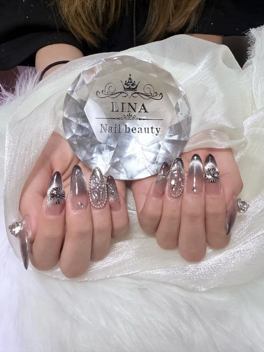 ネイル Lina  nail beautyのネイルデザイン