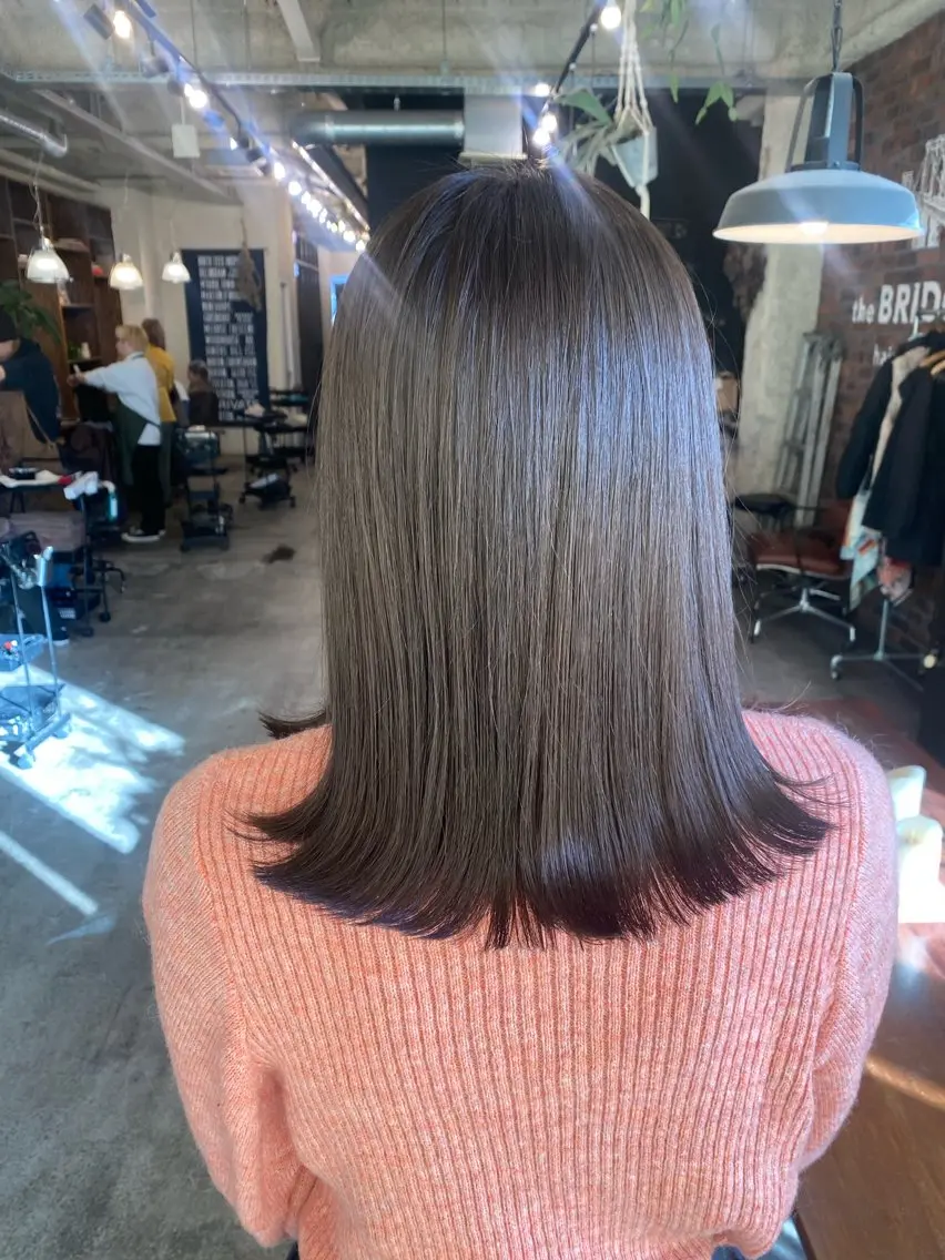 ミディアム カラー グレージュ カット ヘアカラー the BRIDGE 加藤みのりのヘアスタイル