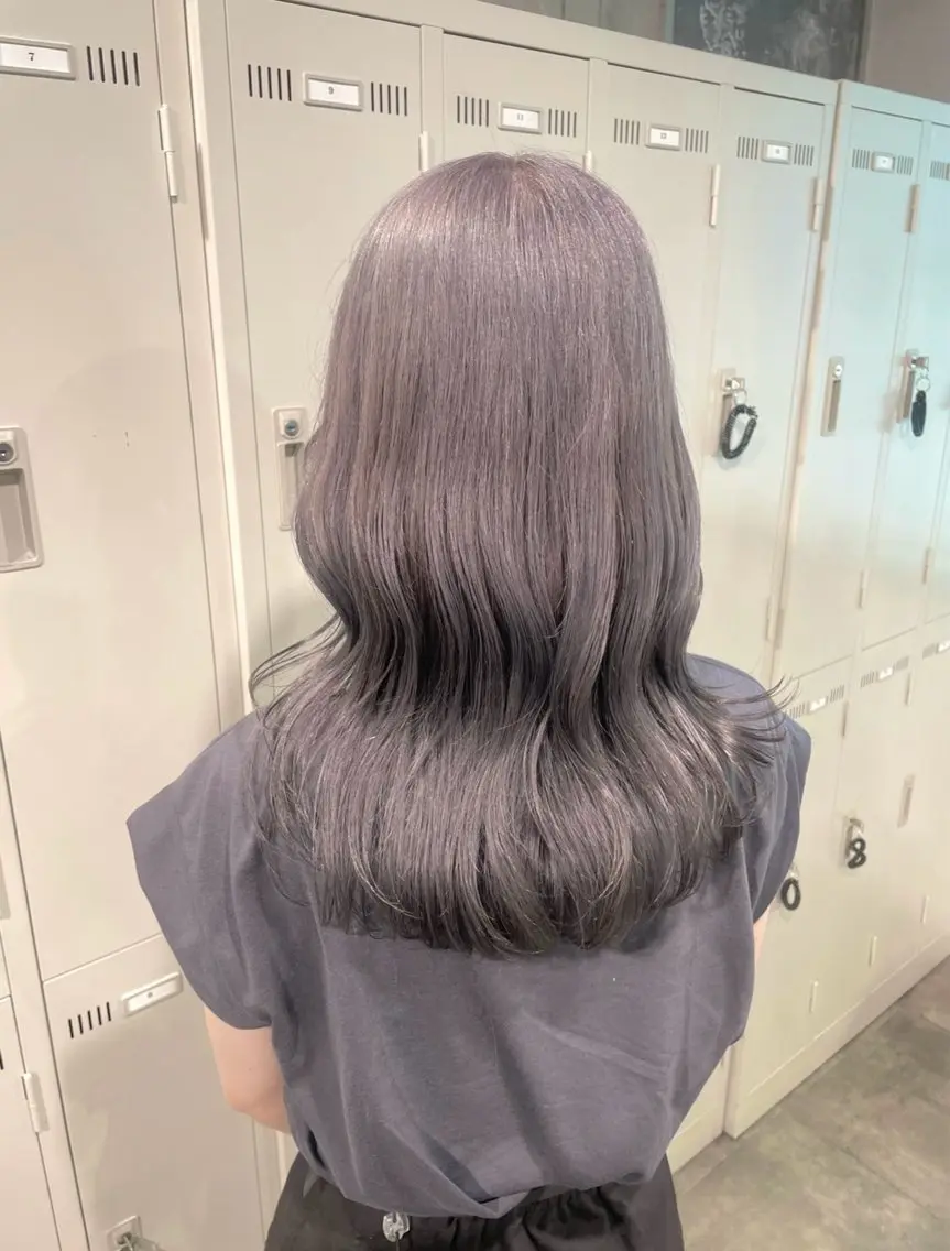 セミロング 透明感カラー・レイヤ ー🎀amika🎀のヘアスタイル