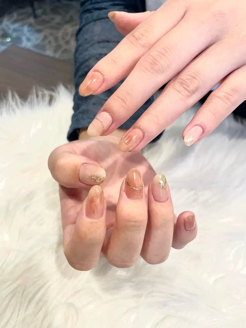 ネイル ミラーネイル ニュアンスネイル ぷっくりネイル ハンドネイル Nobody_ Manamiのネイルデザイン